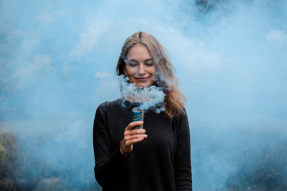 Frau im Rauch - Interaktive Werbung